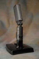 SHURE 330 "Uni-Ron" uni-directional super-cardioid ribbon microphone.JPG