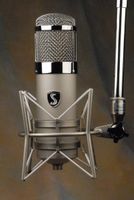 SOUNDELUX E47 cardioid tube condenser microphone.JPG