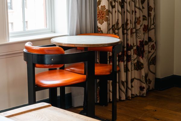 corner kind table 