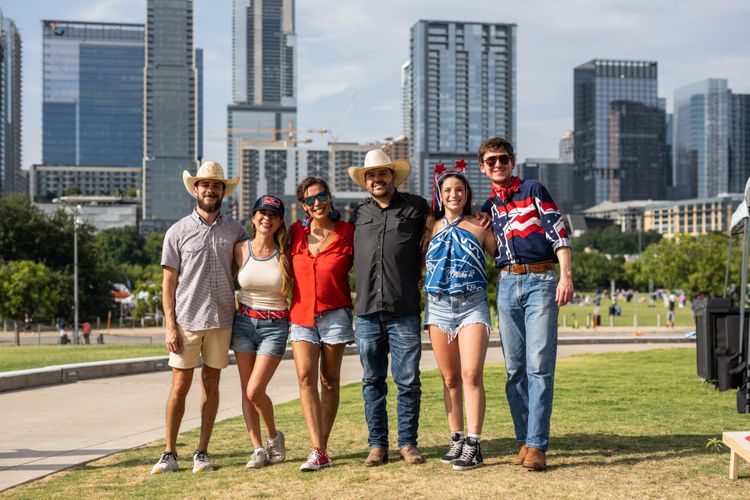 Austin-Symphony-July-4th-Concert-Fireworks-Tico-Mendoza-8.jpg