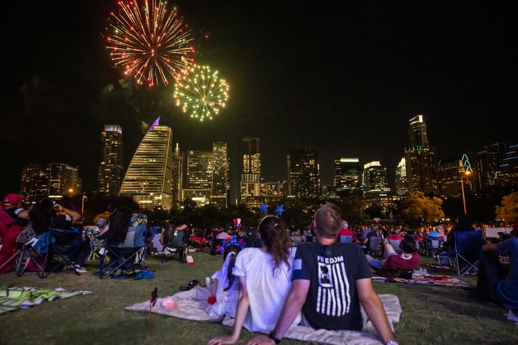 Austin-Symphony-July-4th-Concert-Fireworks-Tico-Mendoza-188.jpg