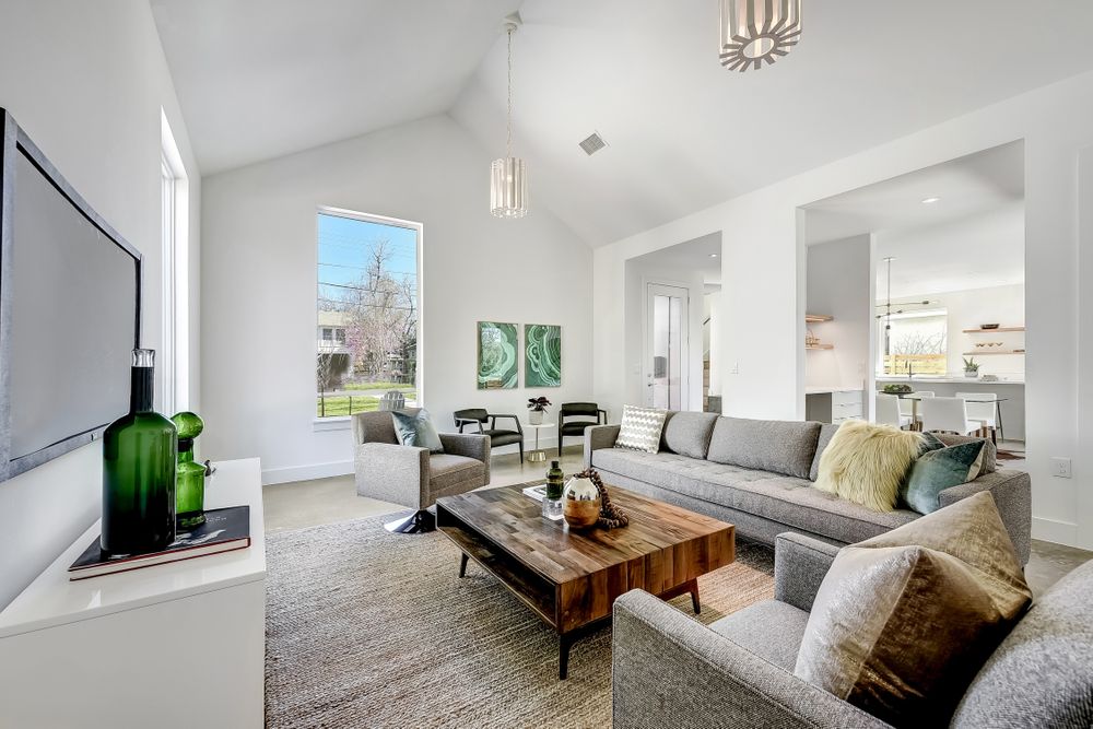 505 E 50th St Unit A-print-002-7-Family Kitchen Dining 273 Unit-4200x2800-300dpi.jpg