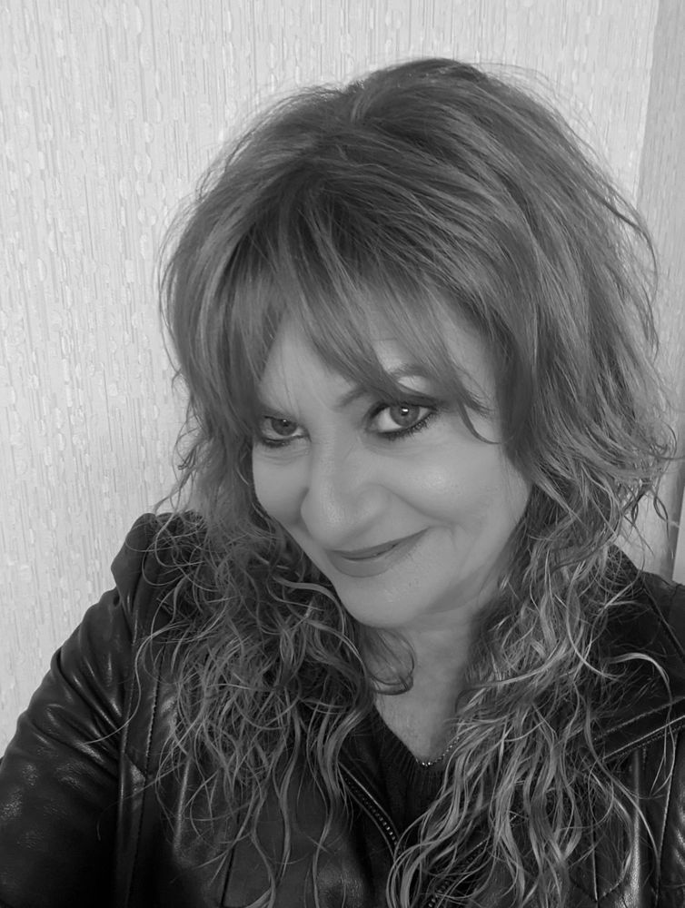 Laura B - L5 Stylist