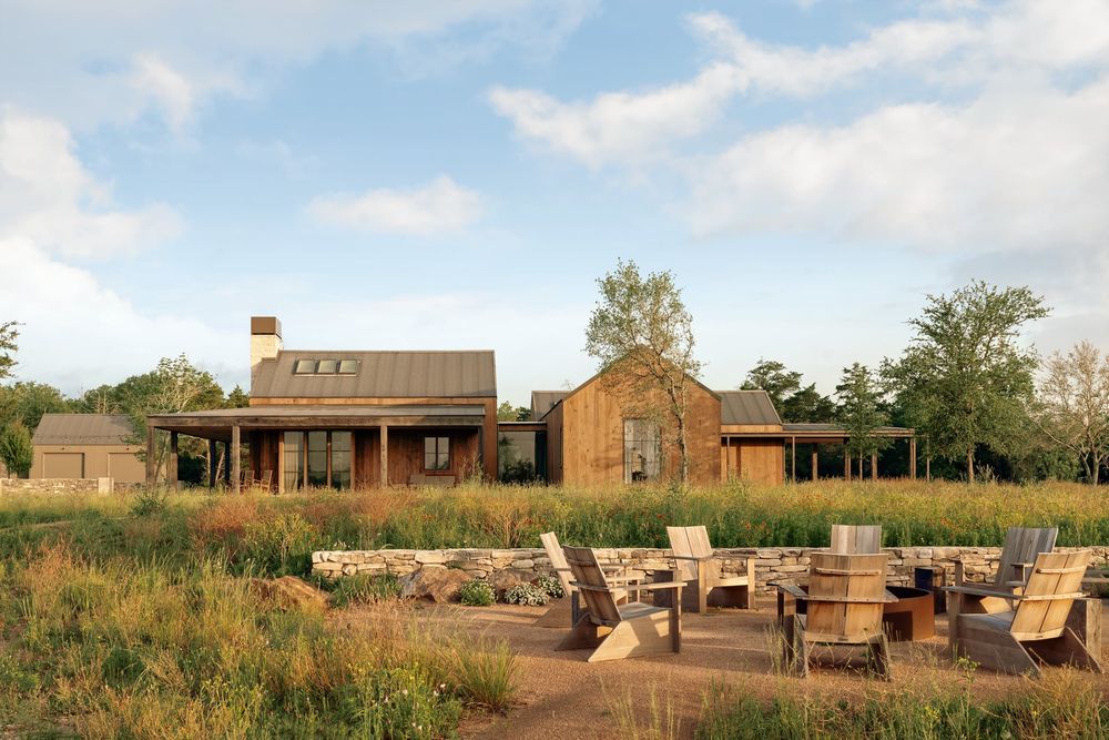 HIDEAWAY ROUNDTOP