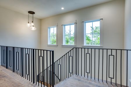 MEDLIN CREEK - STAIRWELL