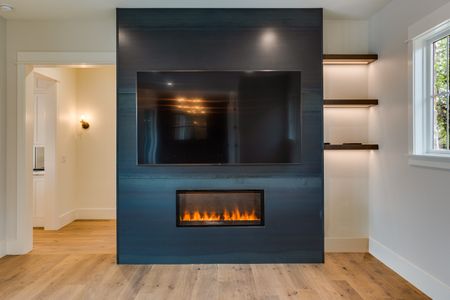 MEDLIN CREEK - GAS FIREPLACE IN MASTER BEDROOM