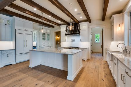 MEDLIN CREEK - KITCHEN