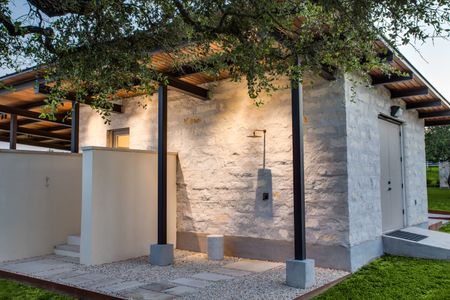 POLO CLUB POOL HOUSE