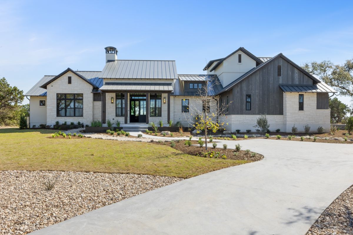 *SOLD* HAWKRIDGE - 125 ZONETAIL COVE