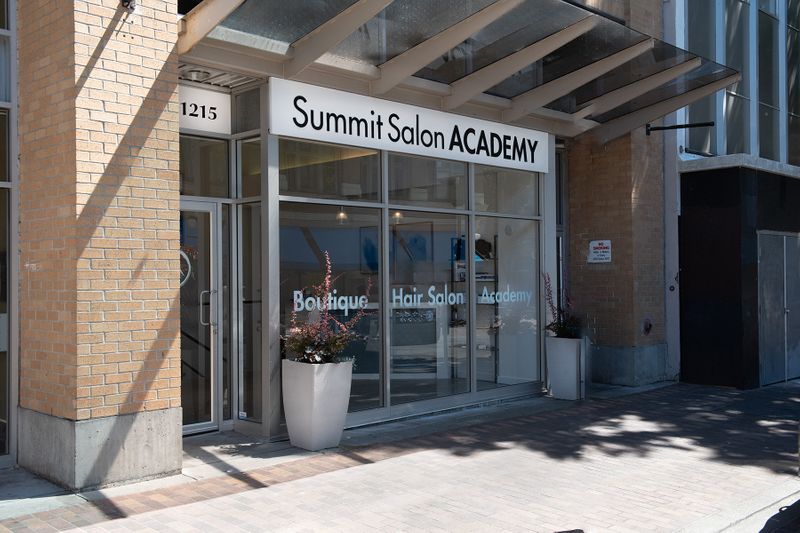 Summit Salon Academy: Beauty, Barber, Skin, Nails, & Massage