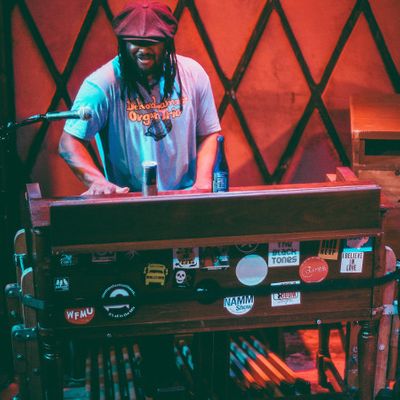 Devlon Lamarr Organ Trio 2019 MB.jpg
