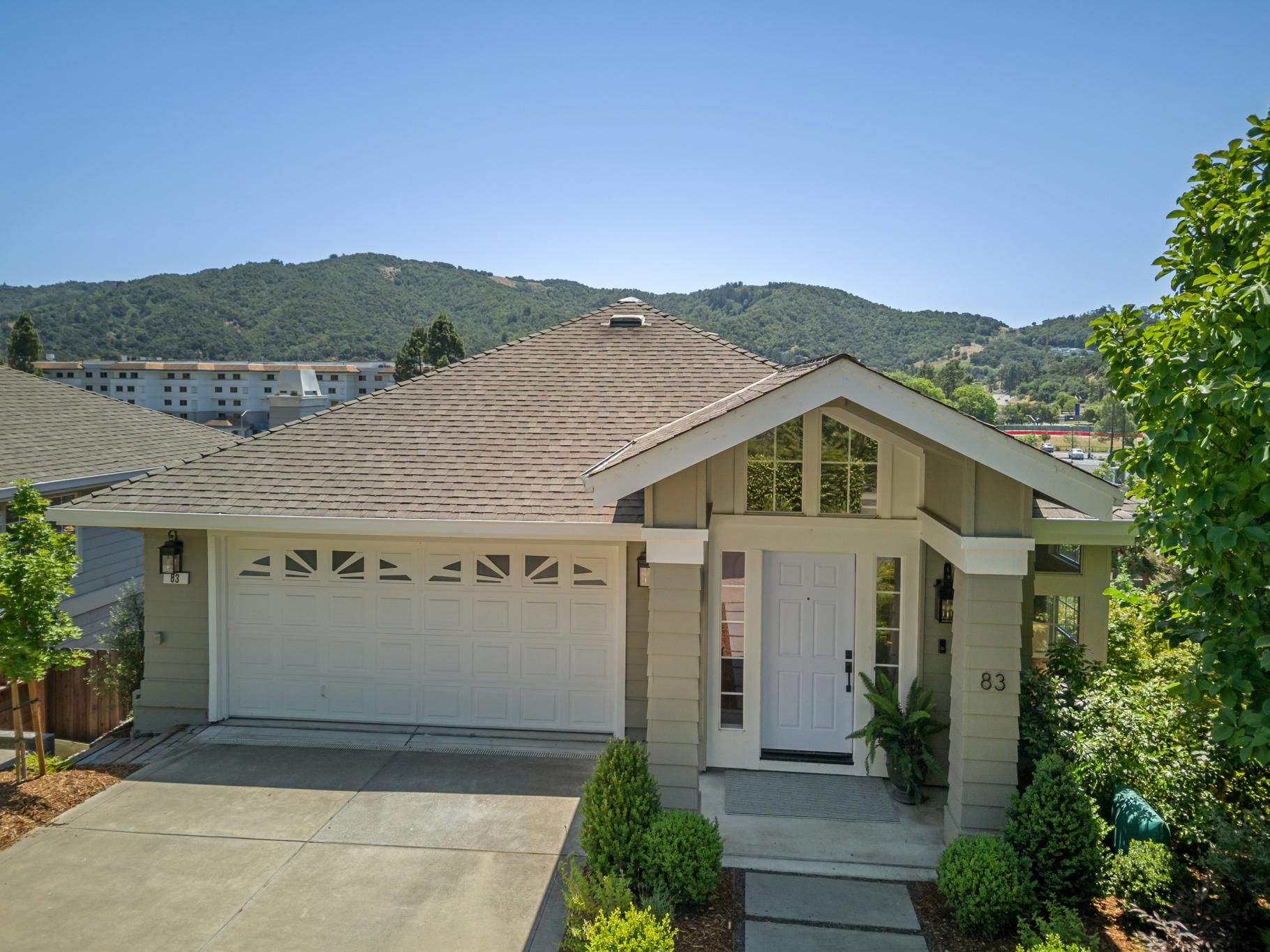 001-83-vista-marin-drive.90416.asl.001.web.jpg