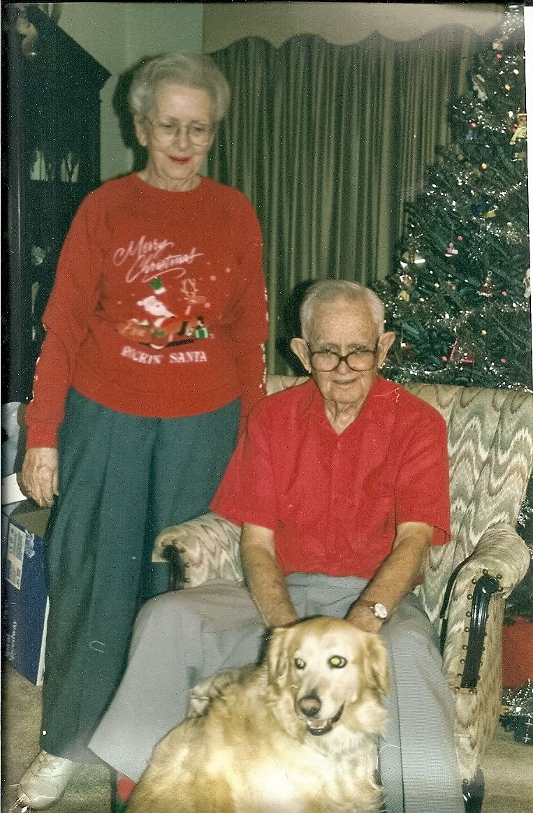 Grammy Papa Sandy Xmas 1999.jpg