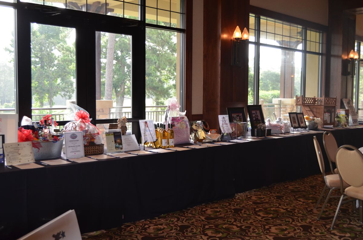 Silent auction 2014 001.jpg