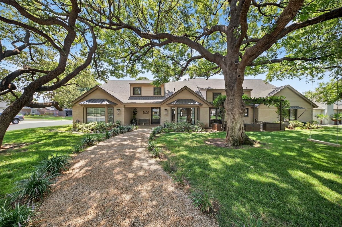 149-web-or-mls-1601 stanolind (149).jpg