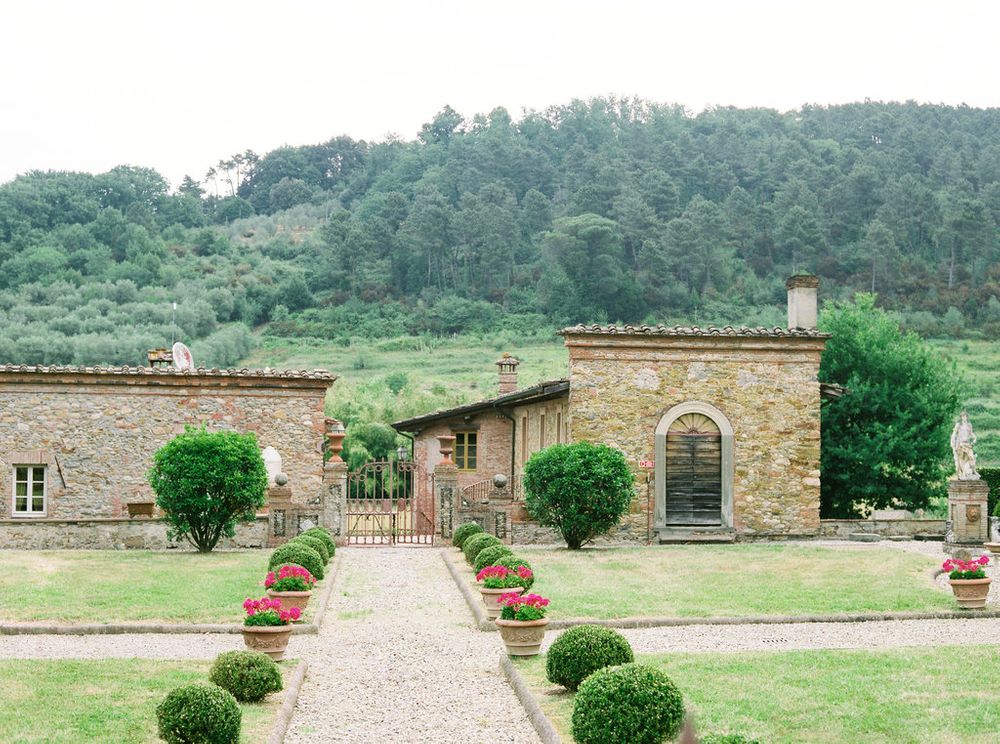 gardens around the villa