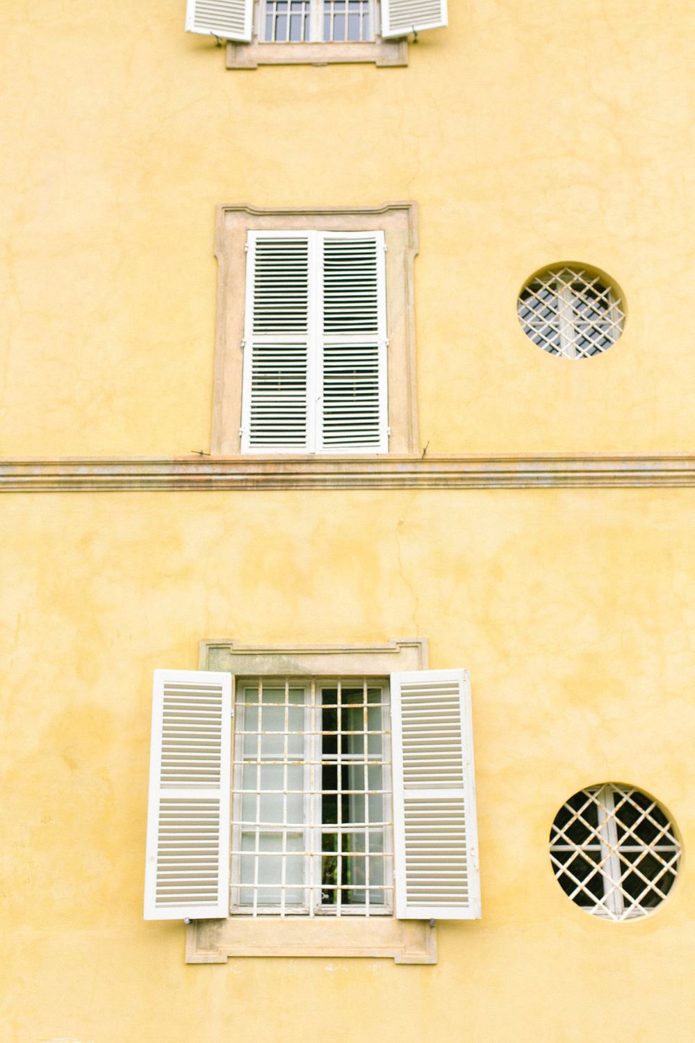 traditional villa in tuscany