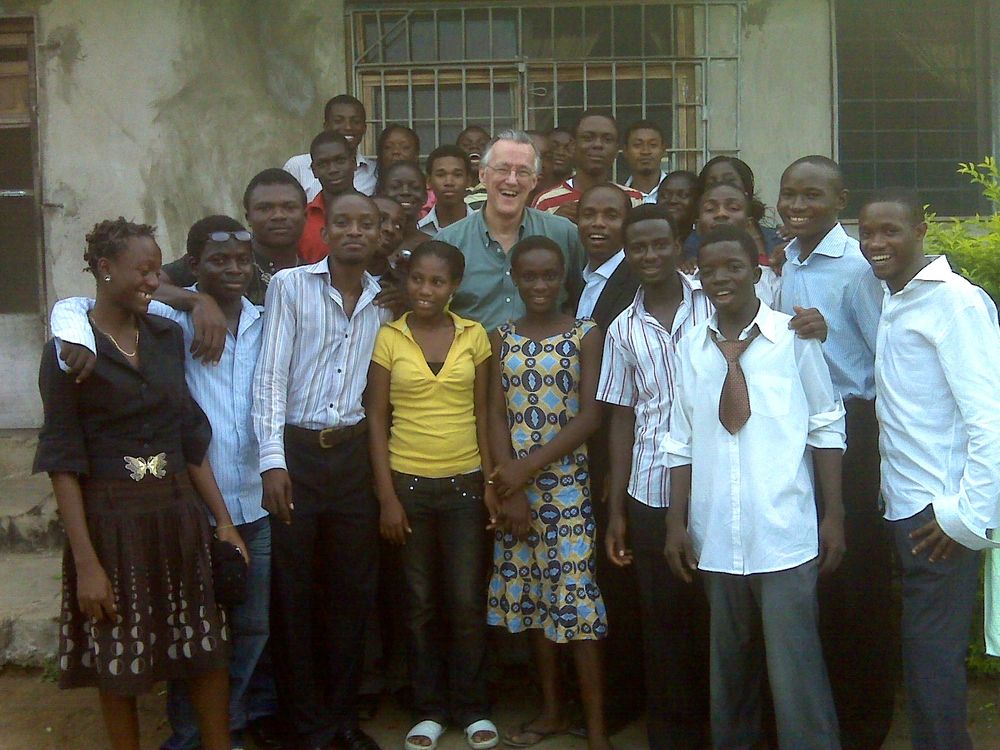 Nigeria-John and trainees .jpg