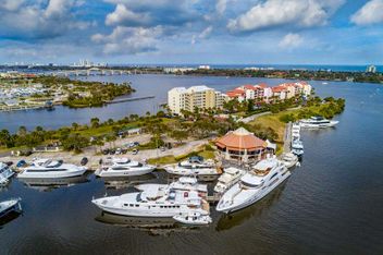 Need a tow boat in the Daytona beach area? Daytona beach Boat Towing