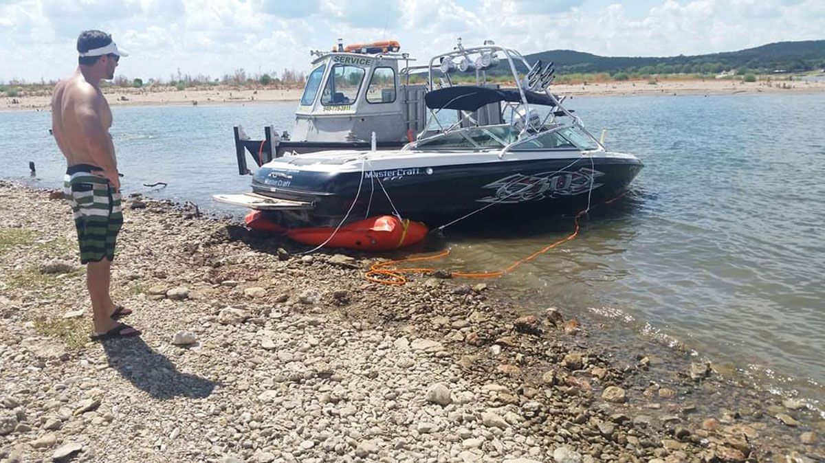 Flagship Towing is a boat towing company in Austin, Texas. Lake Travis Boat Recovery