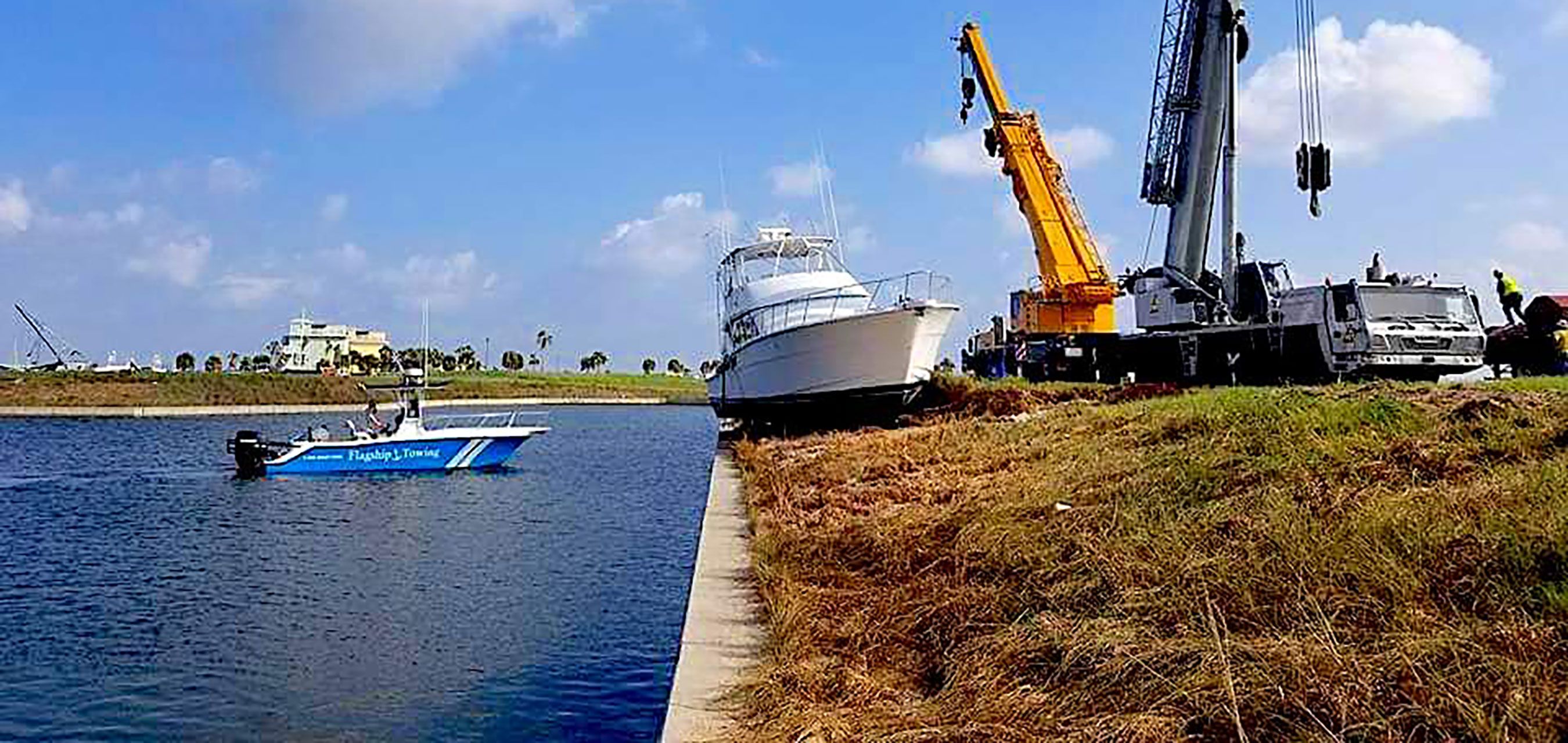 24/7 EMERGENCY BOAT TOWING SERVICES