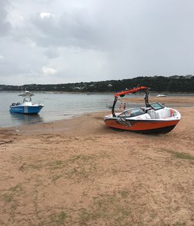 Boat Ungroundings in Austin, Texas