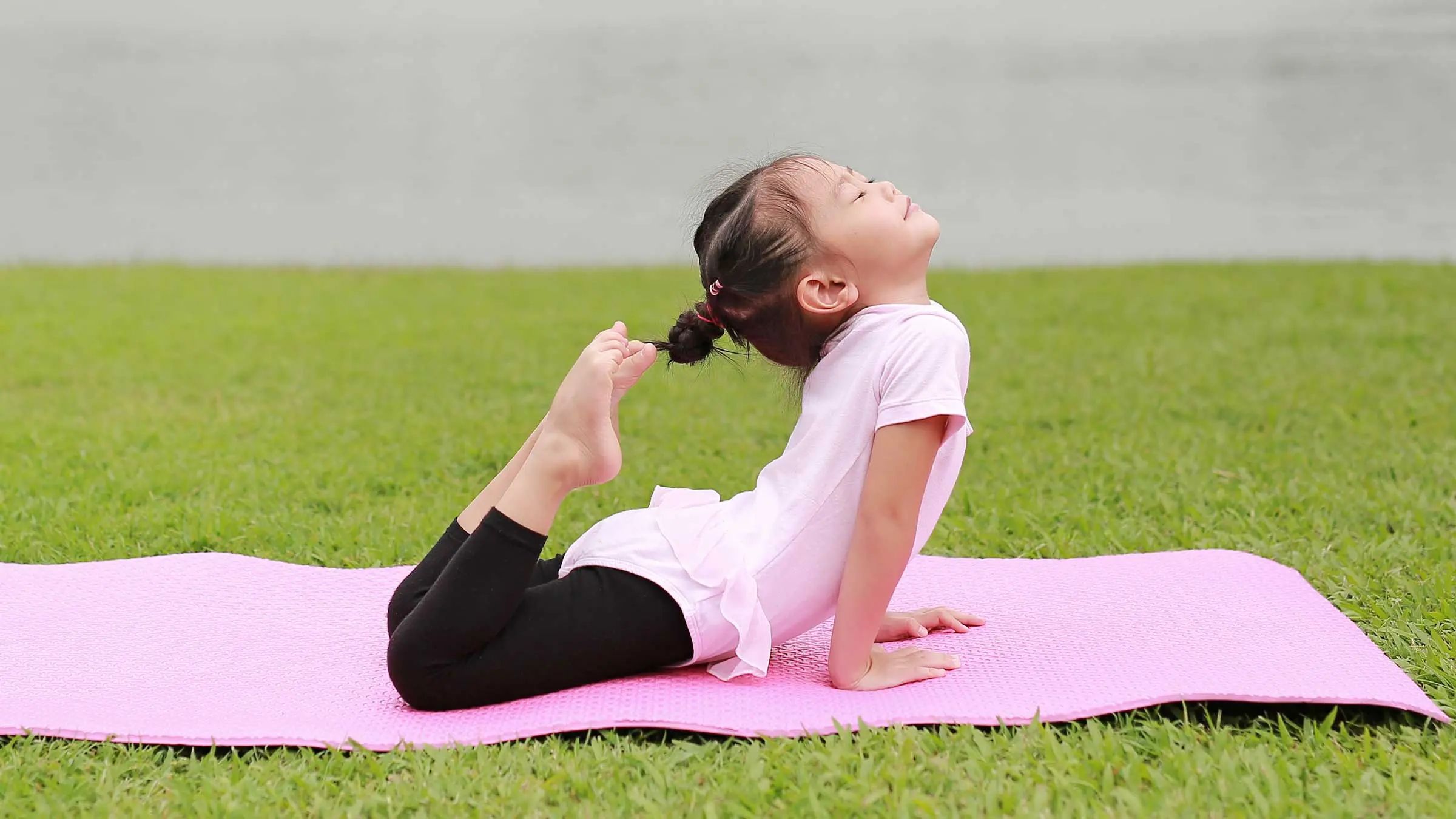 baby-doing-yoga_h.jpg