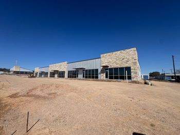 2205-Warehouse-Cir-Marble-Falls-TX-Building-Photo-3-LargeHighDefinition.jpg