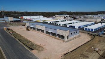 2205-Warehouse-Cir-Marble-Falls-TX-Building-Photo-7-LargeHighDefinition.jpg