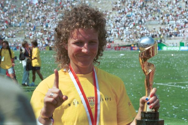 Michelle Akers Photo 6.jpg