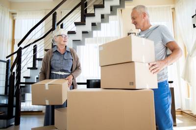 senior-couple-moving-house-SDZKU34.JPG