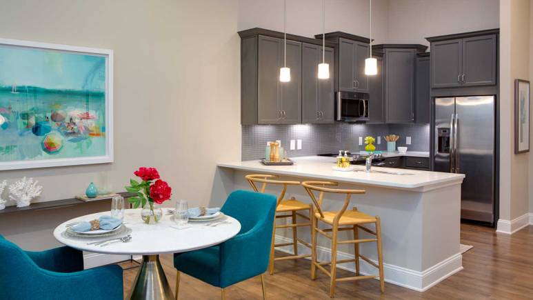 Starling Living provides luxury senior living apartments near Jacksonville, Florida. Luxury Senior Living Apartments