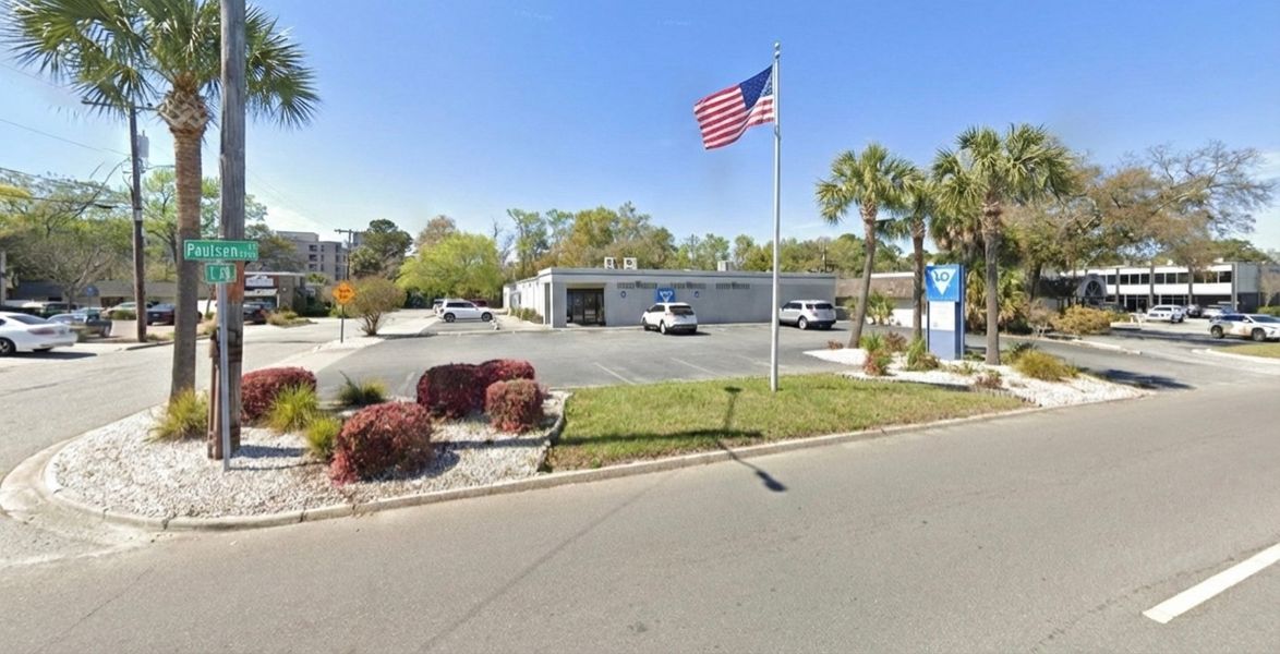 Lo Cost Pharmacy storefront in Savannah, GA