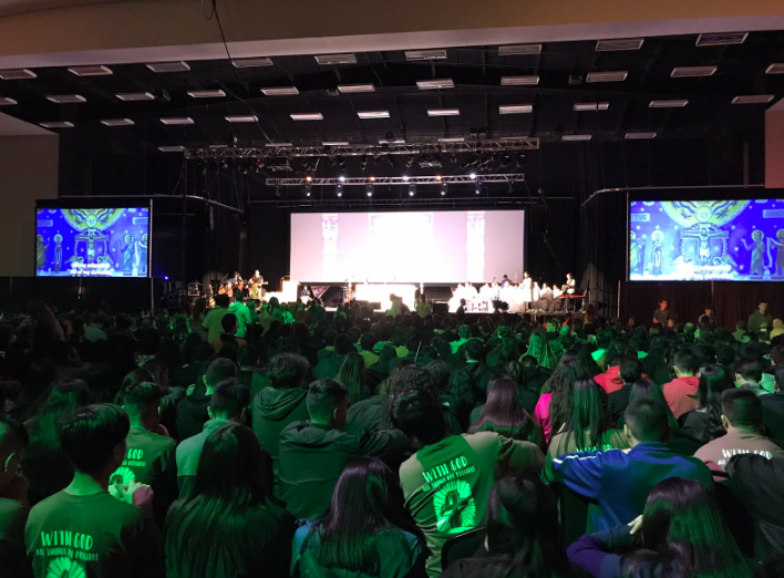 Large conference display with crowd