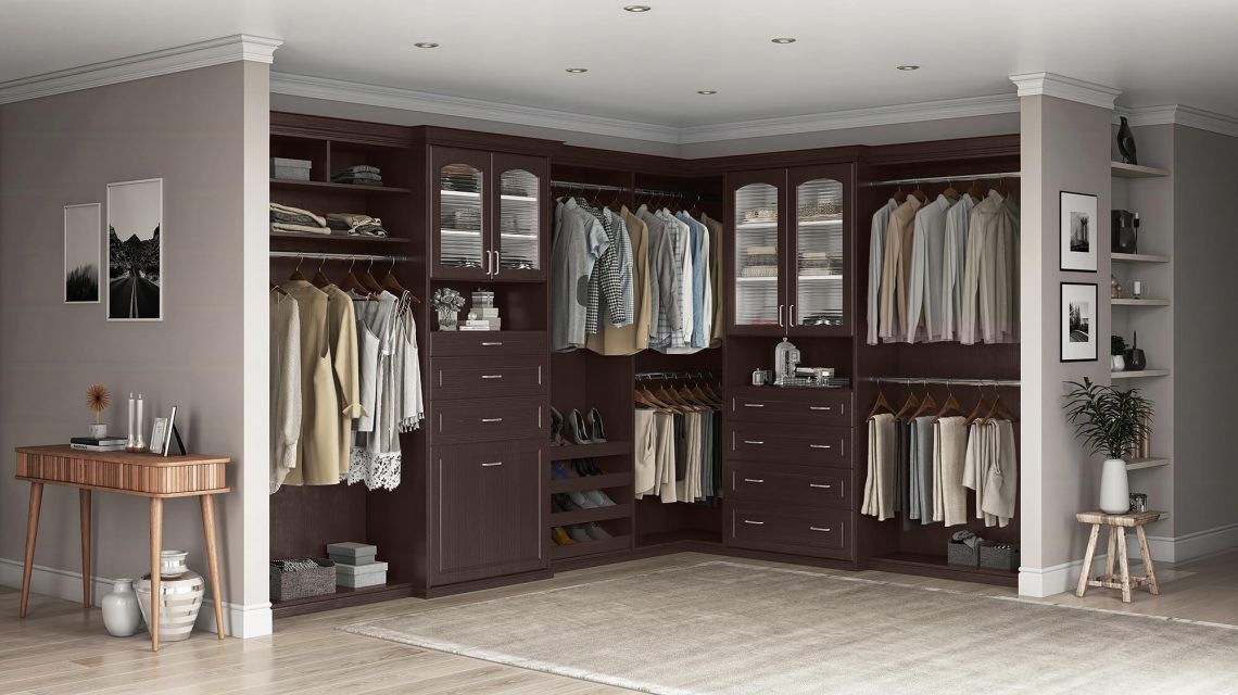 The Regency Collection incorporates 1 1/8″ thick panels with 3/4 ” shelving for a sophisticated look you’ll love for years. Add tilt-out hampers, islands, and countertops to create a convenient, stylish space that has everything you need. REGENCY COLLECTION