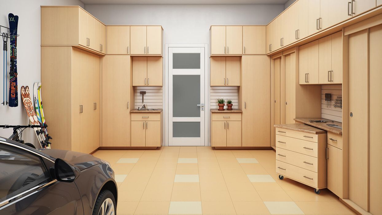 Exterior: White Melamine (panels, doors, drawers)
Interior: Natural (Shelves and backing), Aluminum trim for added shelf support 3/4” Straight edge panels and shelves, flat edge doors and drawers EVERYDAY II COLLECTION