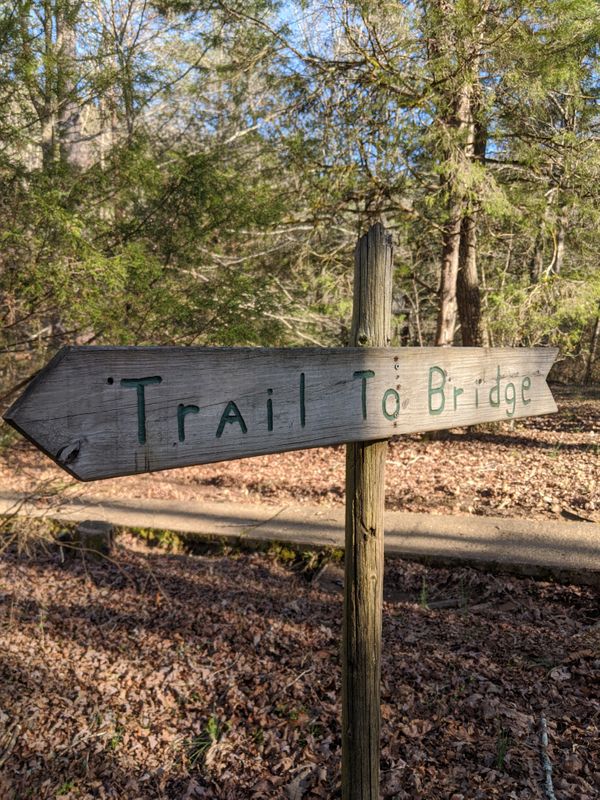 hike I trail to bridge sign.jpg