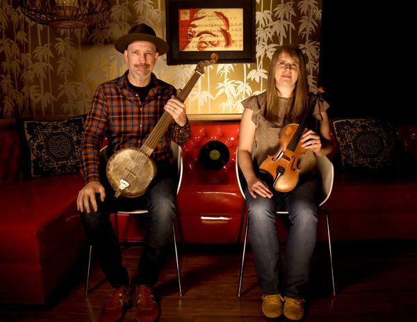 David Bragger and Susan Platz Promo Pic banjo and fiddle 2021 cropped - david bragger.jpg