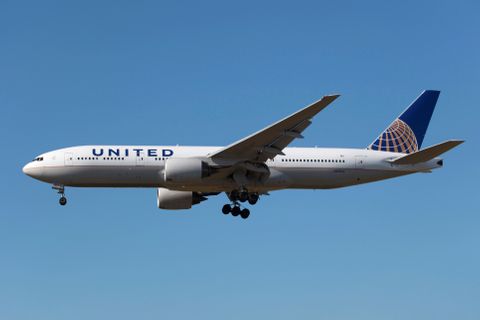 United Airlines Boeing 777-200.jpg