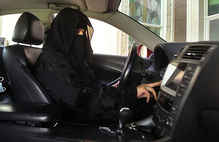 Saudi-Arabia-Lets-Women-Behind-Wheel.png