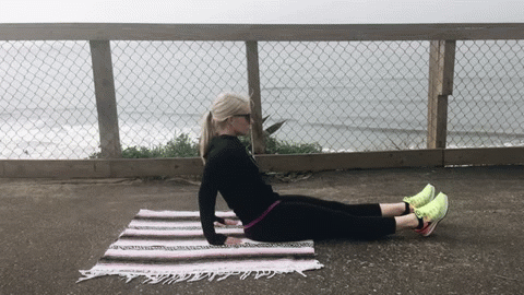 workout-move-anywhere-anytime-reverse-plank.gif