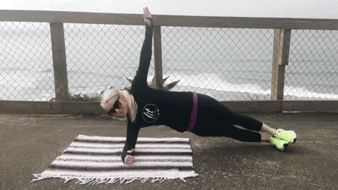workout-move-anywhere-anytime-side-plank-right.gif