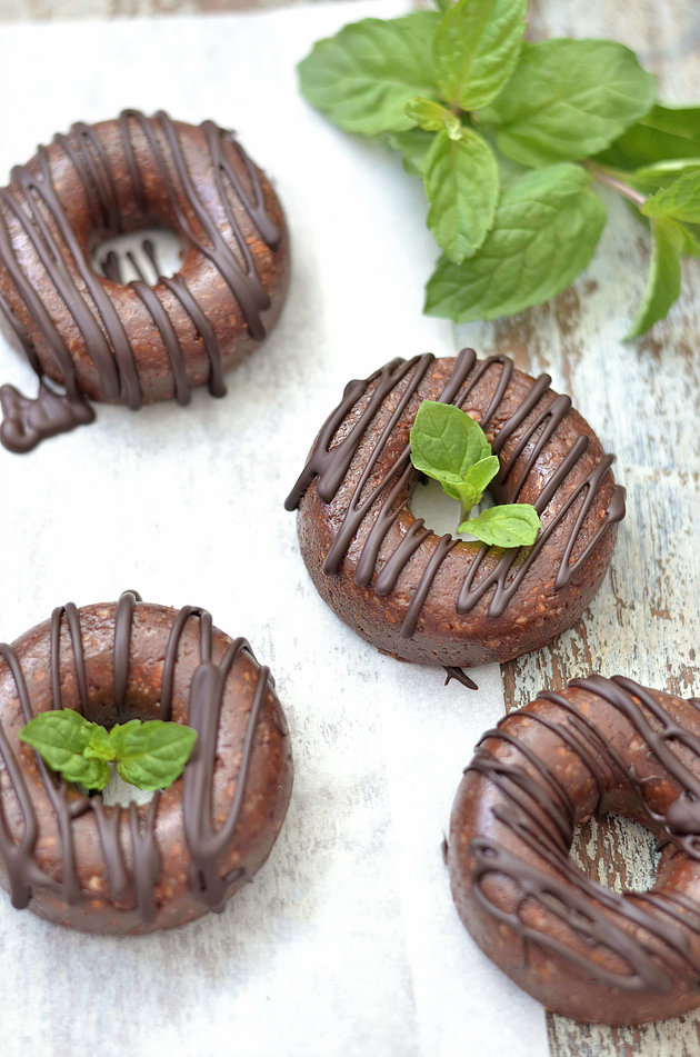 National-Donut-Day-Recipes-Raw-Chocolate-Mint-Donuts.png