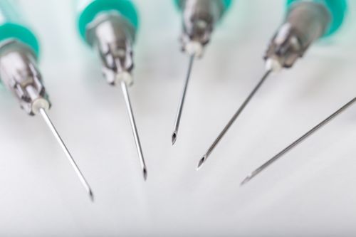 Medical injection needles on syrenges