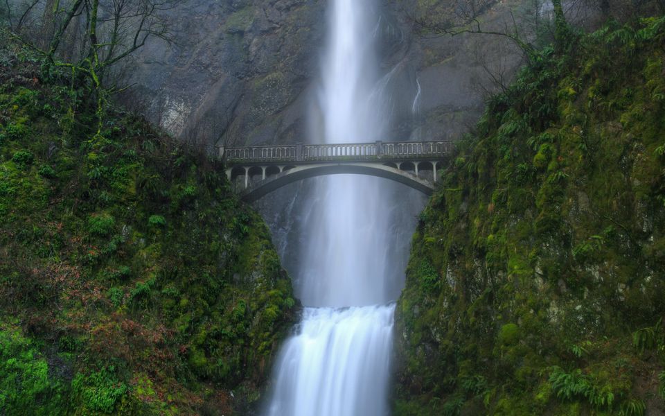 01149_multnomahfalls_1680x1050.jpg