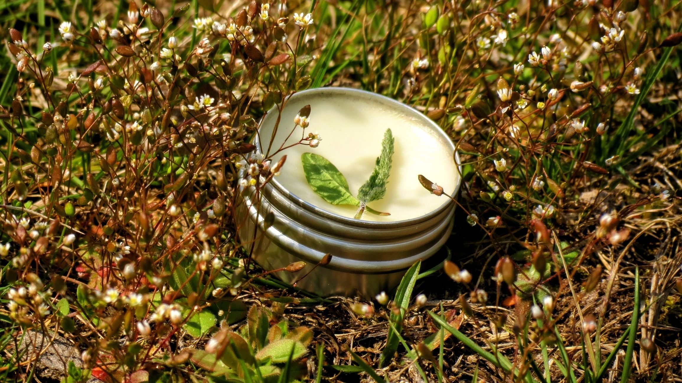 Pharmacist compounding ointment