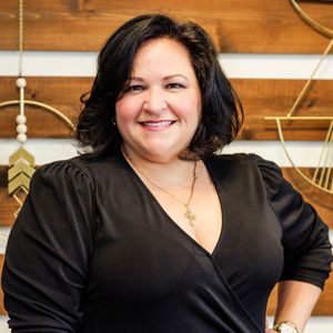 lynnette website.jpg