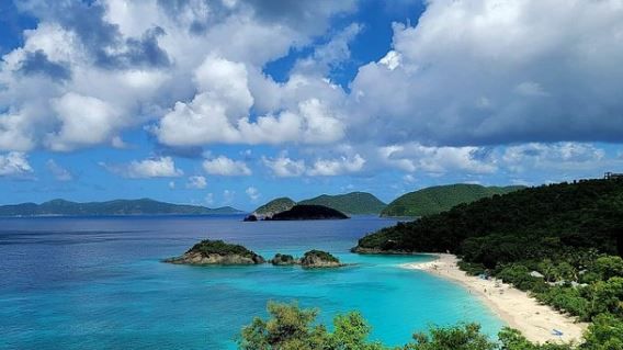 Villallure Trunk Bay.JPG