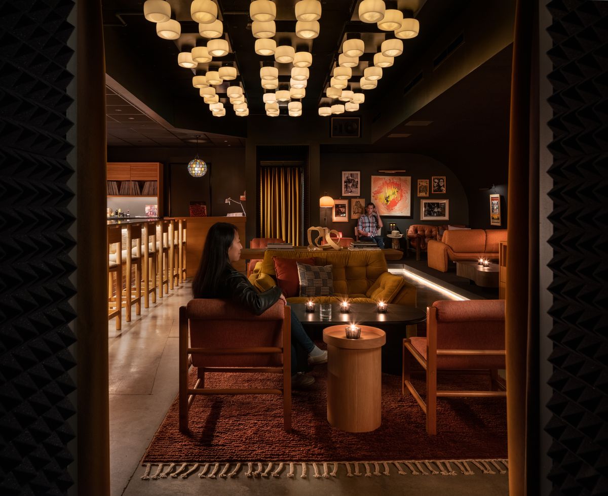 RIOS_Bunkhouse_Vinyl_Bar_Music_Lane_Austin_Texas_21785_00_RIOS_Robert_Gomez_Equipment_Room_N4.jpg