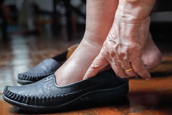 Diabetic Shoes.jpg